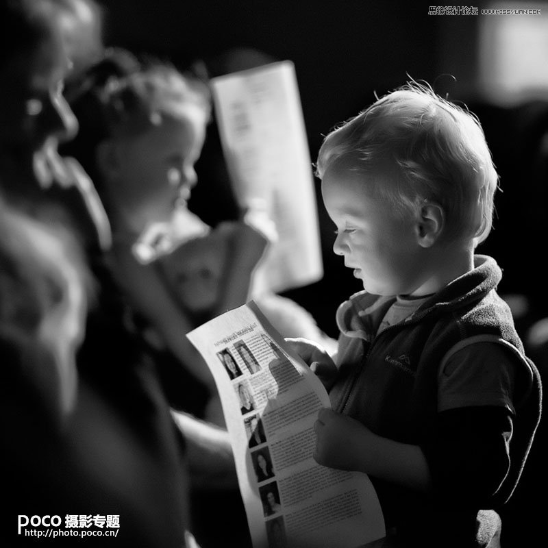 攝影師巧用閃燈來模擬窗口自然光