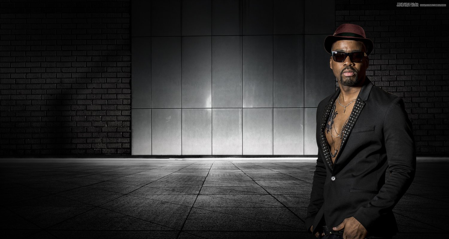 Photoshop合成創(chuàng)意的軒尼詩(shī)酒吧網(wǎng)頁(yè)模板