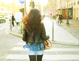 ��������Еr��Ů���Ĕzһ�M��Ȼ����