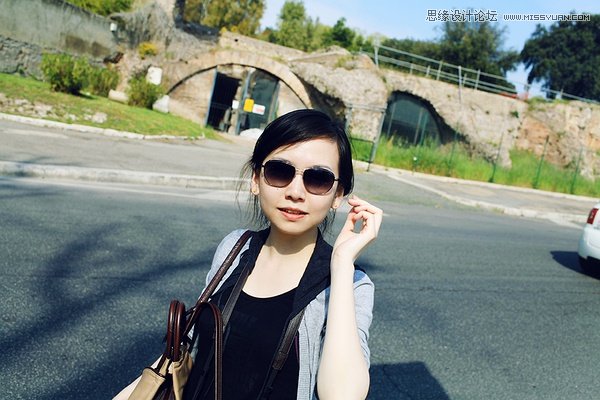 如何在旅行時為女友拍攝一組自然寫真