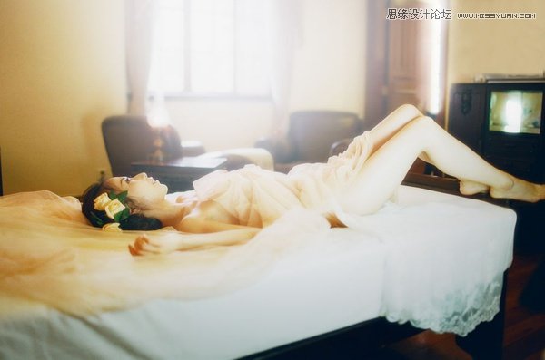 如何在度假酒店里給女友拍攝一組閨房人像