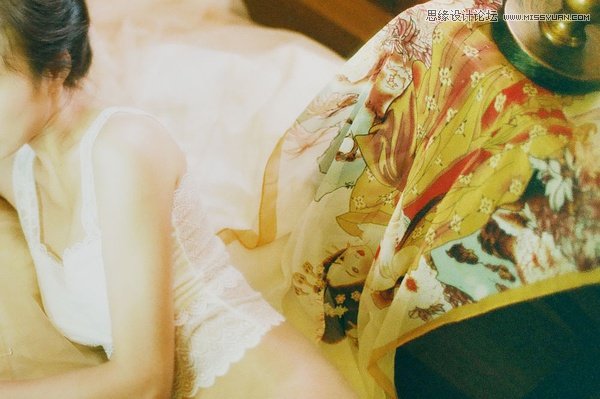 如何在度假酒店里給女友拍攝一組閨房人像