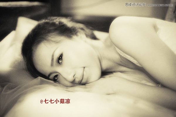 如何在度假酒店里給女友拍攝一組閨房人像