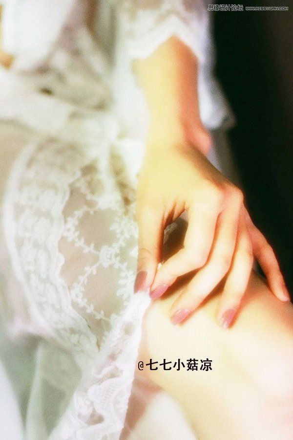 如何在度假酒店里給女友拍攝一組閨房人像