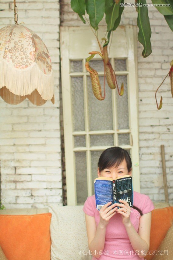 如何在咖啡館里為女友拍一組文藝寫真