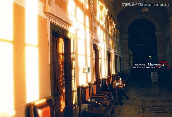 如何教女朋友拍攝時尚美女的自然風景