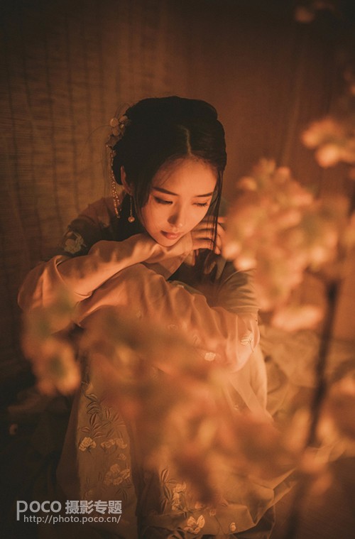 如何拍攝復(fù)古風(fēng)格的夜景人像照片