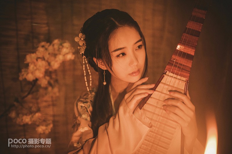 如何拍攝復(fù)古風(fēng)格的夜景人像照片