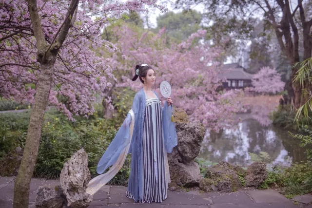 詳細解析外景古風人像的攝影教程