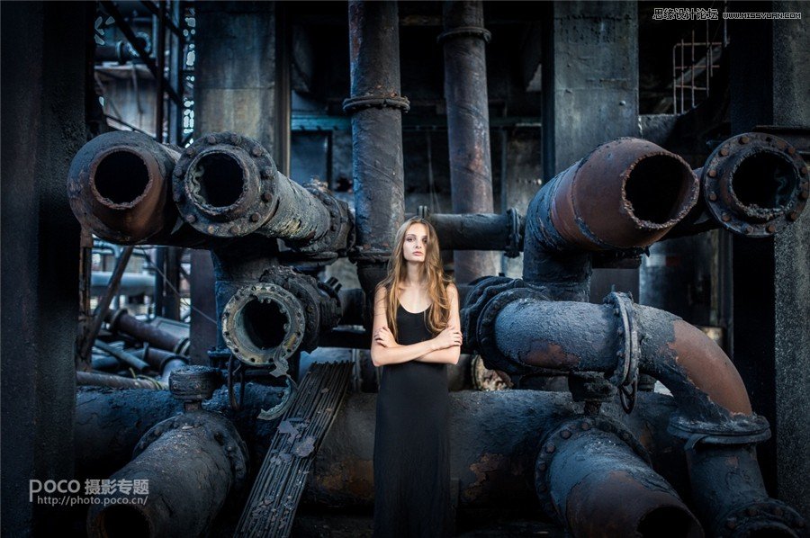 Photoshop快速調出廢棄工廠中的美女人像