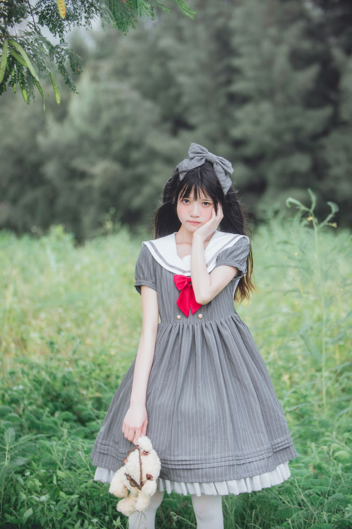 Photoshop調出外景人像淡雅清新藝術效果