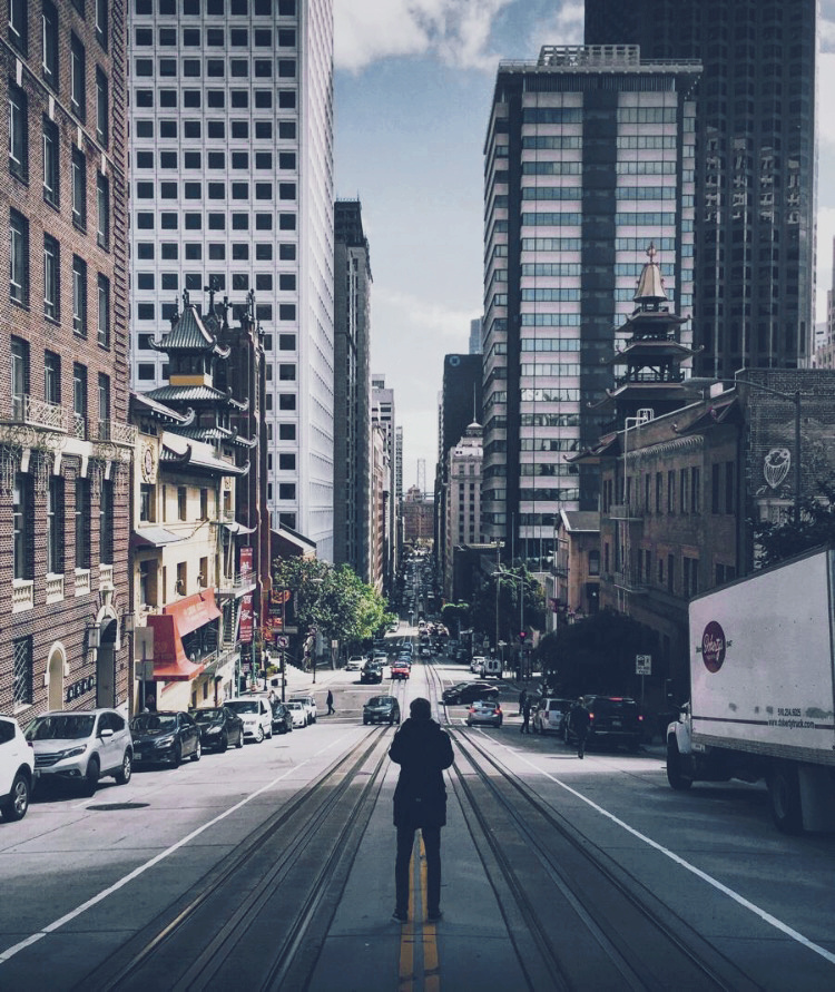 Photoshop調出歐美電影膠片風格的建筑照片