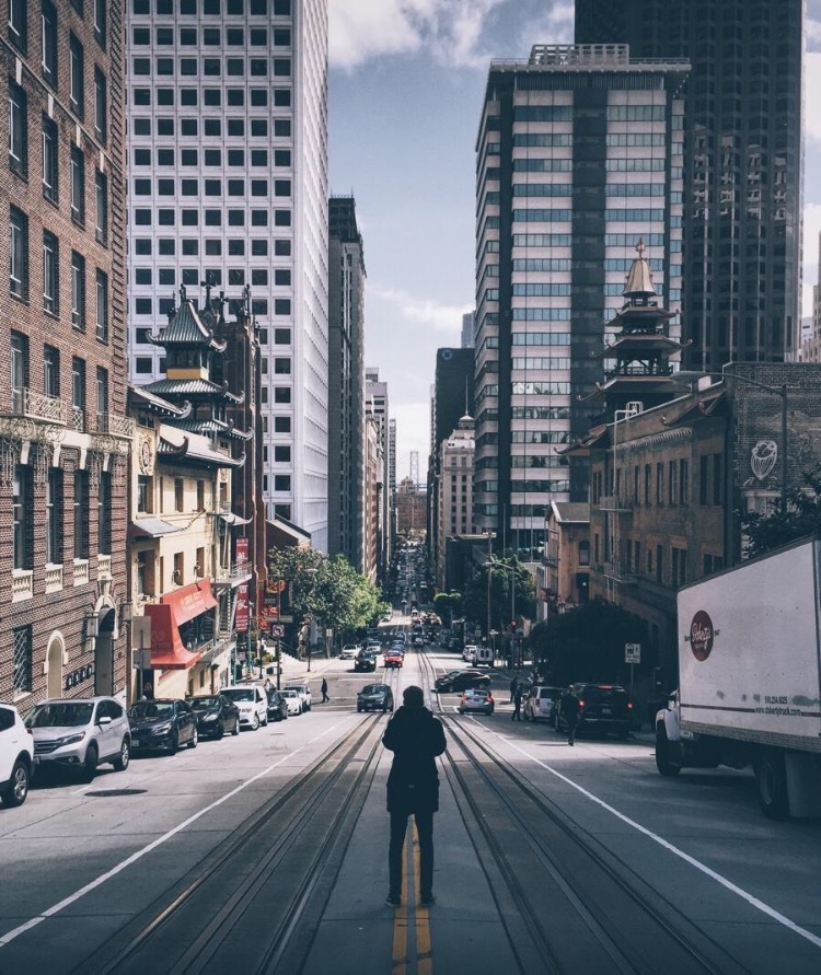 Photoshop調出歐美電影膠片風格的建筑照片