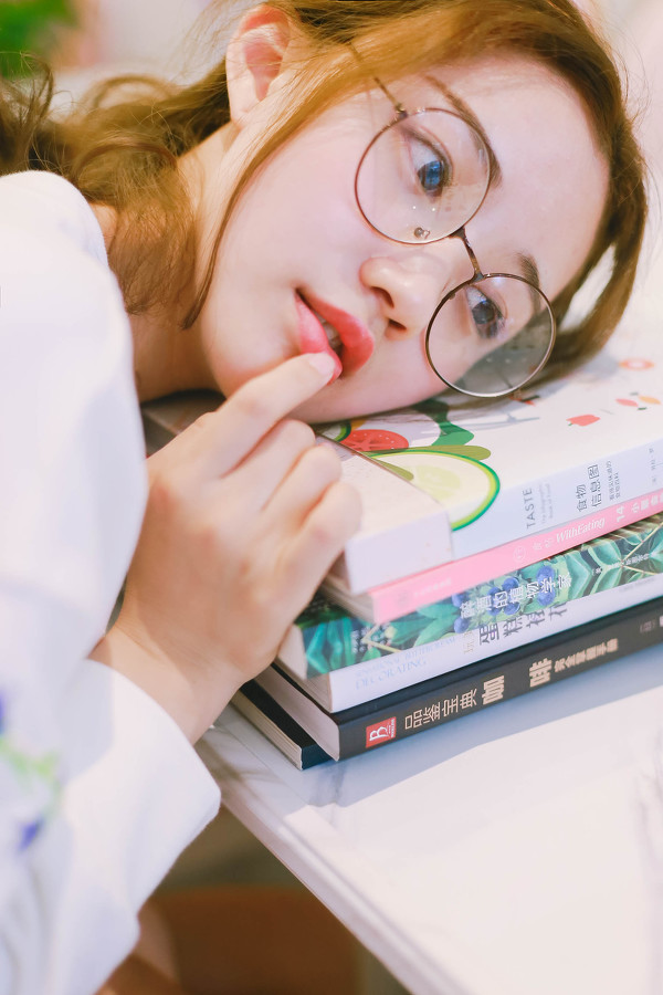 Ԕ����Ů�������Մ����ͽǶȽ��i