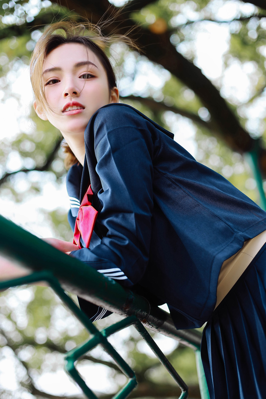 Ԕ����Ů�������Մ����ͽǶȽ��i