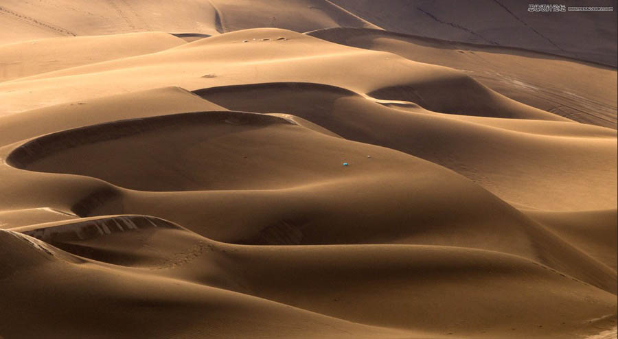 Photoshop����ɳĮ�L����Ƭ�����{ɫ�^��