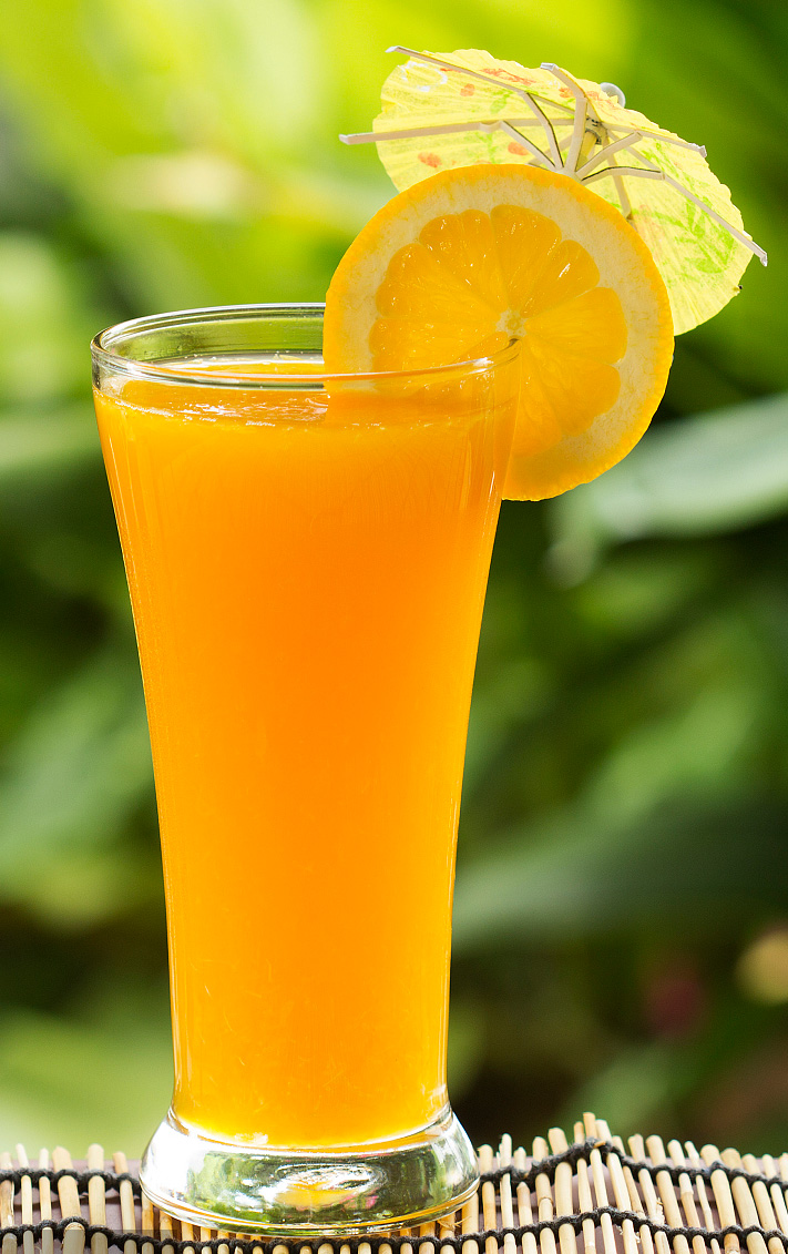 Photoshop制作時尚大氣的新鮮果汁海報