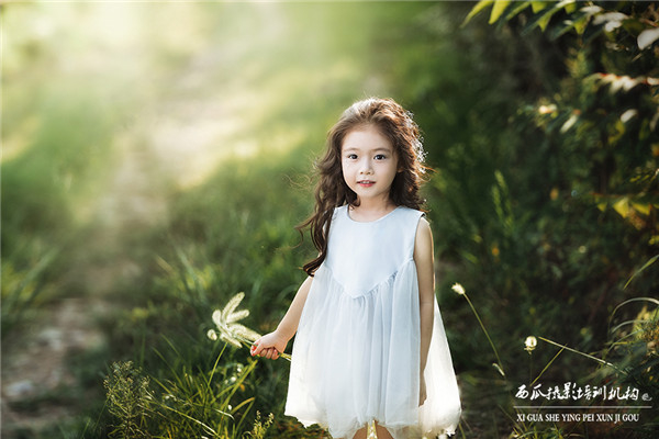 ��Ψ���ɐ۵�С��Ů��ͯ������Ʒ