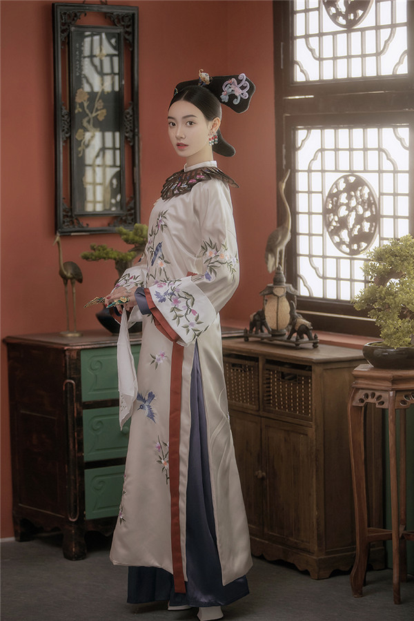 ��������κ������b����������Ʒ