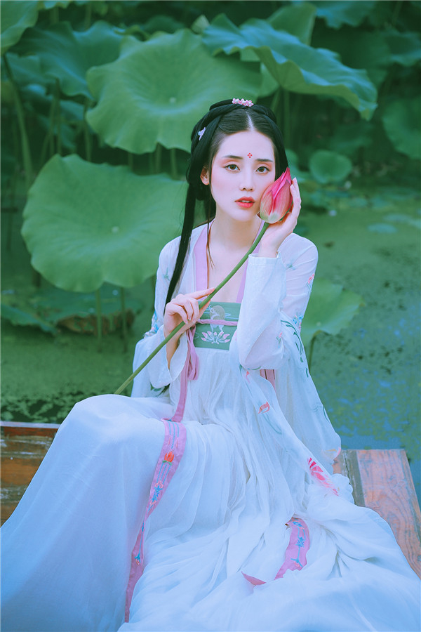 �Ї��L����ɫ�{�ŵ���������Ʒ