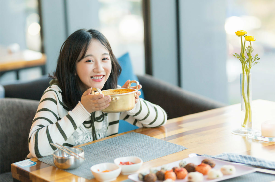 攝影師如何拍攝人物美食類作品