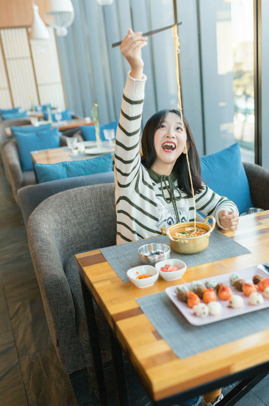 攝影師如何拍攝人物美食類作品