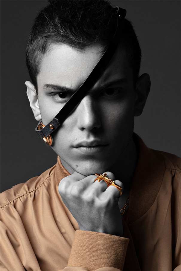 �ڰ����񣺚W������ڰ�Ч�����p