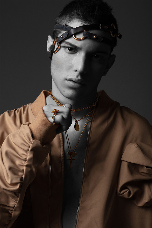 �ڰ����񣺚W������ڰ�Ч�����p