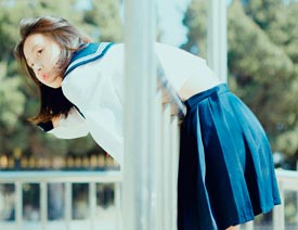 Ԕ�⹫��܇վ��ϵ��Ů��湥��