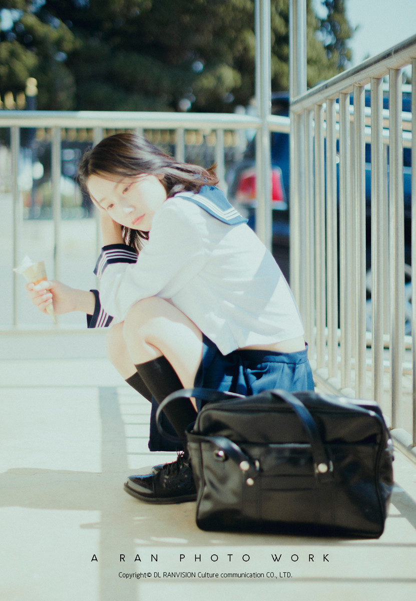 Ԕ�⹫��܇վ��ϵ��Ů��湥��