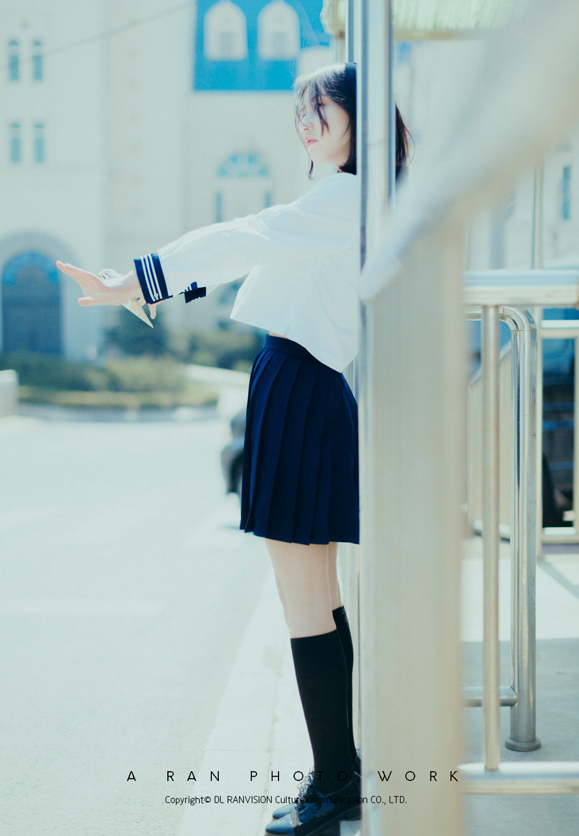 Ԕ�⹫��܇վ��ϵ��Ů��湥��