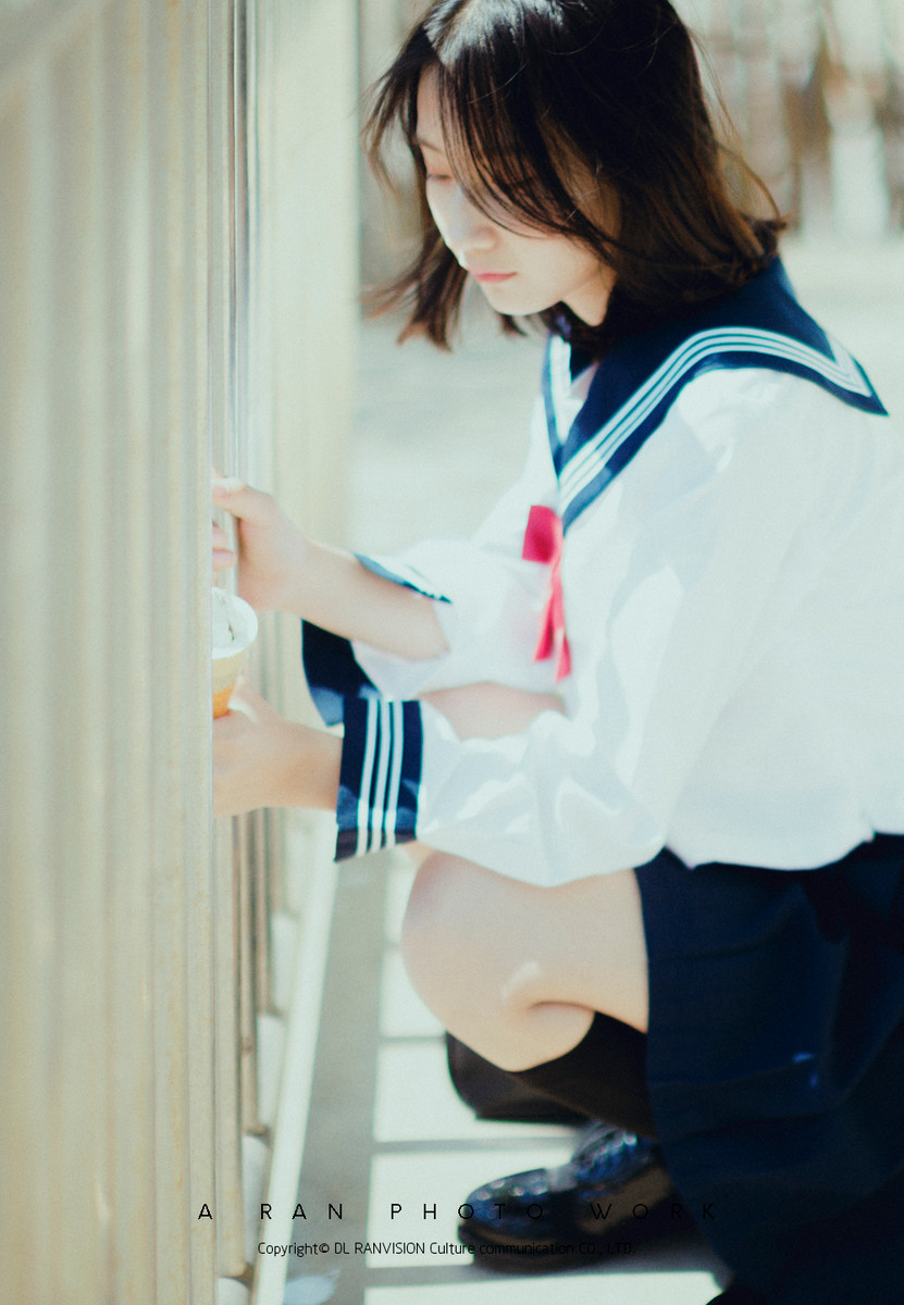 Ԕ�⹫��܇վ��ϵ��Ů��湥��