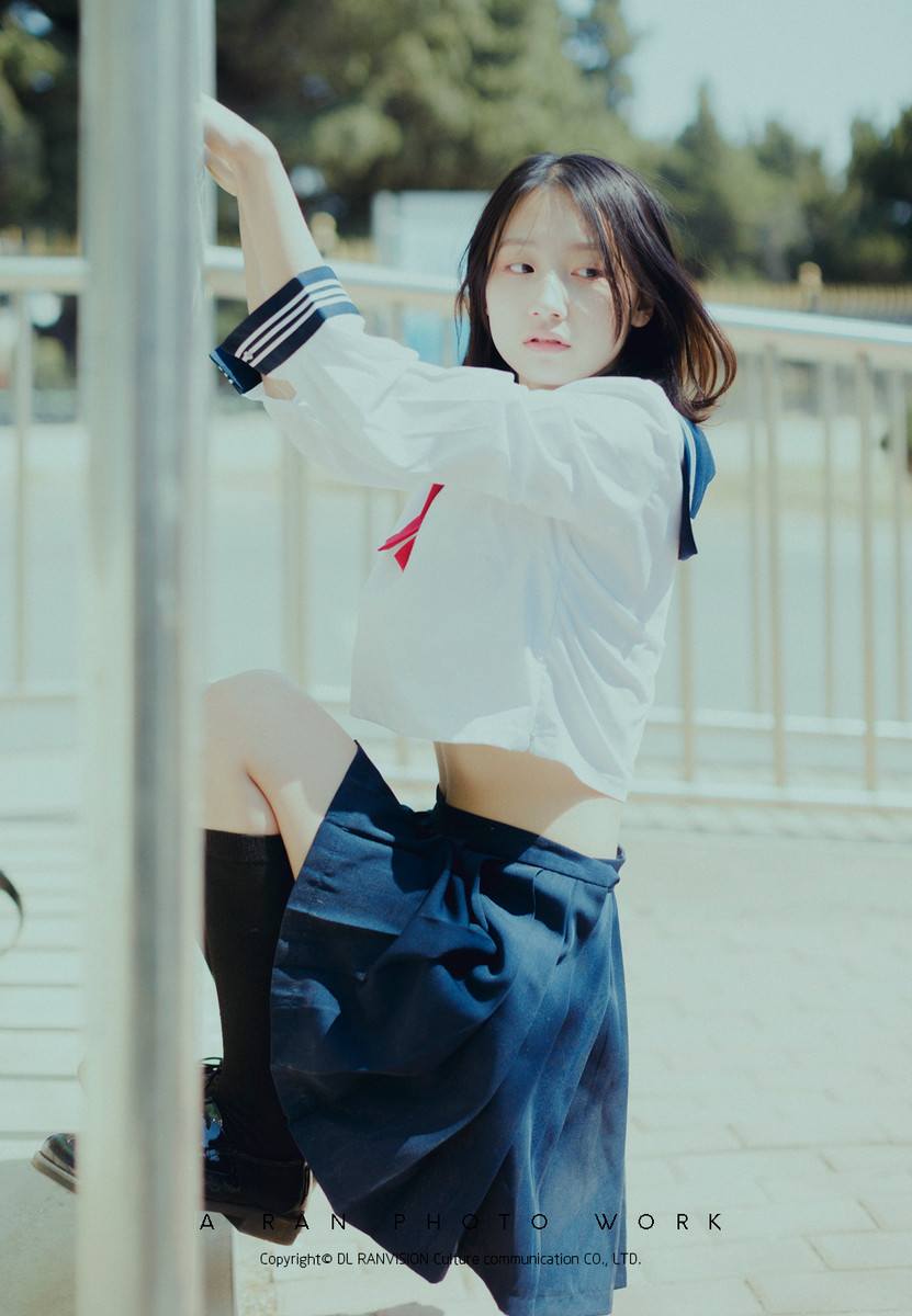 Ԕ�⹫��܇վ��ϵ��Ů��湥��