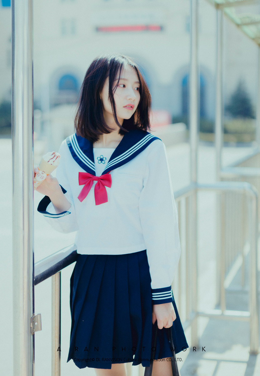 Ԕ�⹫��܇վ��ϵ��Ů��湥��