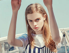 �W��ɫ�{��PS�{���⾰����͹�ˇ�gЧ��