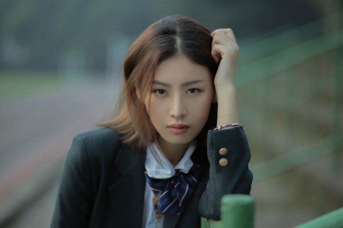 冷色效果:用PS調出人像照片時尚冷色調