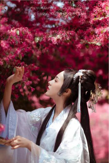 秋季效果:用PS調出古風人像秋季粉紅效果