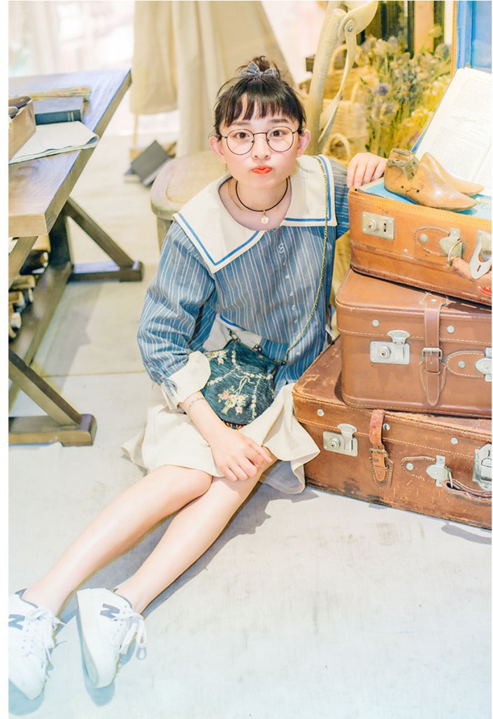 甜美效果:用PS調出室內美女清新淡雅效果