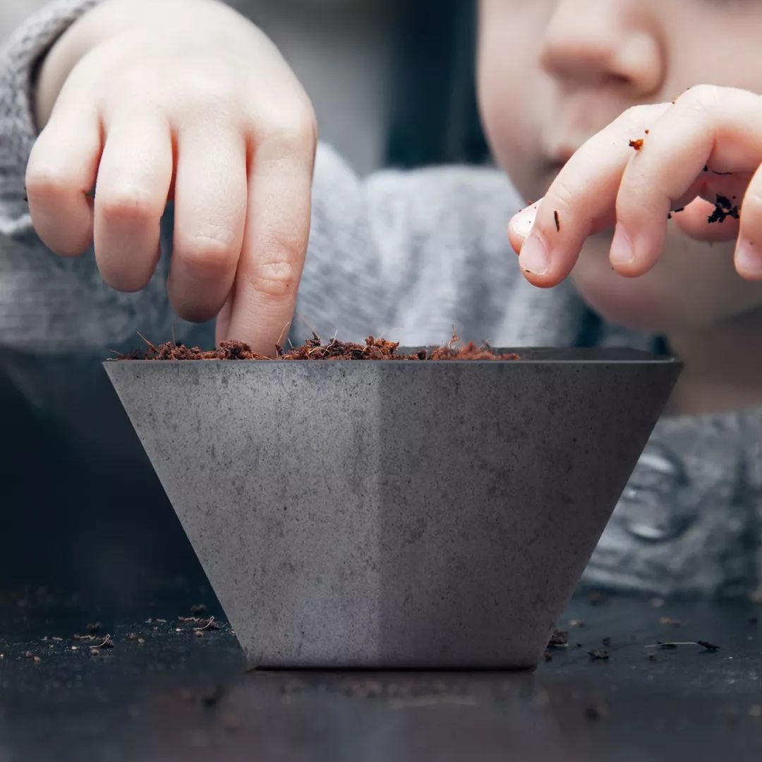 ���s�L(f��ng)�������ۮa(ch��n)Ʒ���b�O(sh��)Ӌ���p