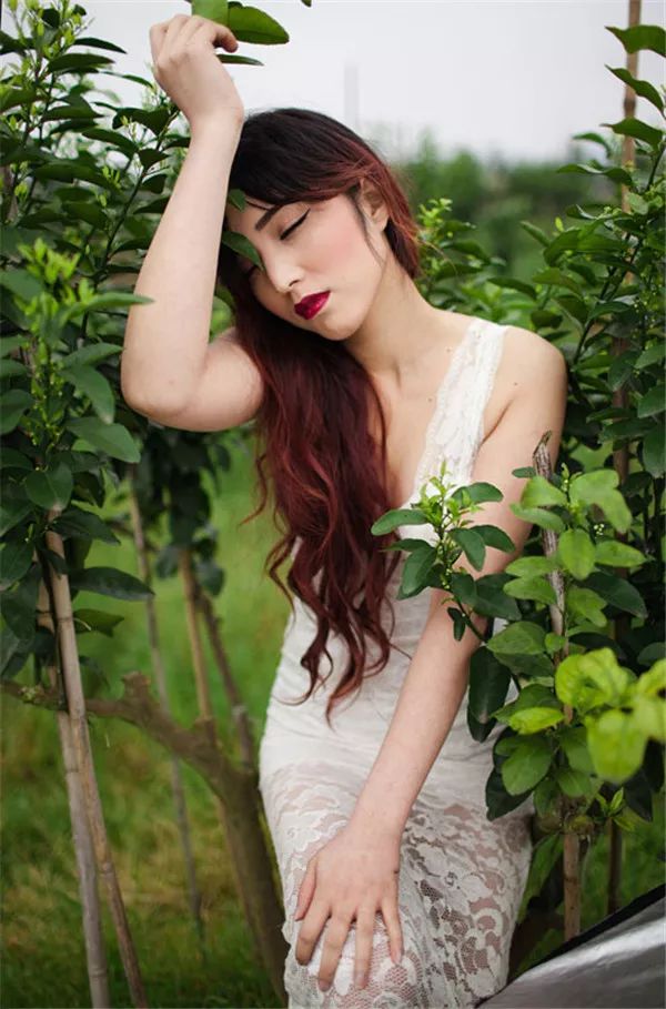 Photoshop調出外景人像暗色藝術效果