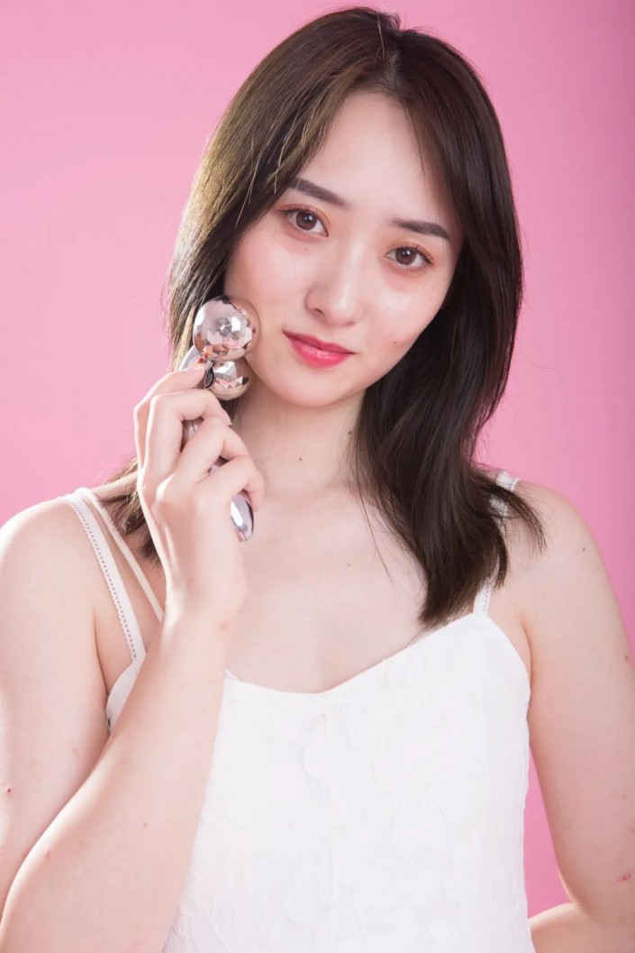 Photoshop給美女模特后期美容瘦身